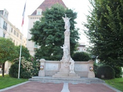 Photo paysage et monuments, Évian-les-Bains - le monument aux morts