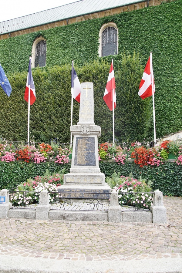 Photo Megève - le monument aux morts
