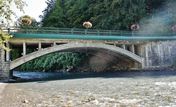 Pont sur le Giffre