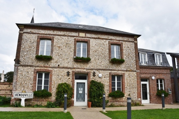 Photo Bénouville - la Mairie