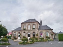 Photo paysage et monuments, Beuzeville-la-Grenier - la Mairie