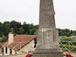 Photo paysage et monuments, Fontaine-le-Dun - le monument aux morts