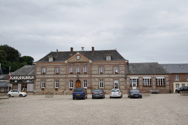 Photo Fontaine-le-Dun - la Mairie