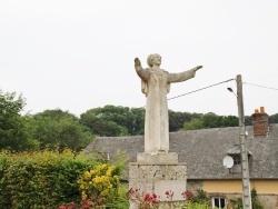 Photo paysage et monuments, Saint-Pierre-le-Viger - la staute