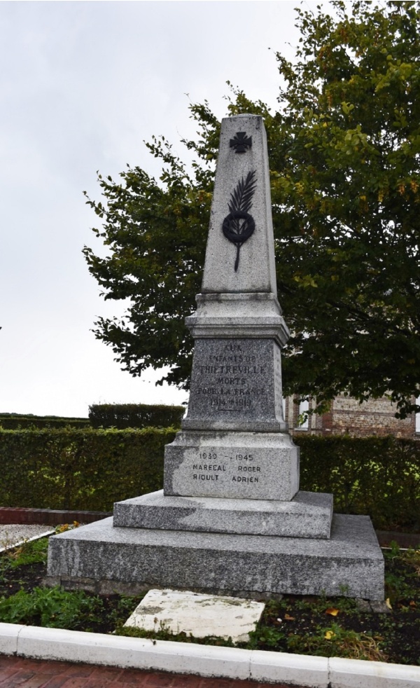 Photo Thiétreville - le  monument aux morts