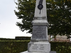 Photo paysage et monuments, Thiétreville - le  monument aux morts