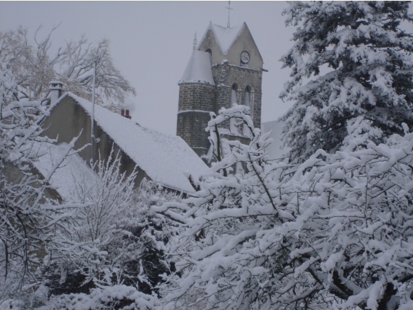 Photo Ville-Saint-Jacques - Eglise sous la neige le 29/11/2010