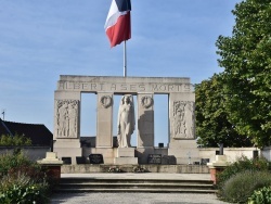 Photo paysage et monuments, Albert - le monument aux morts