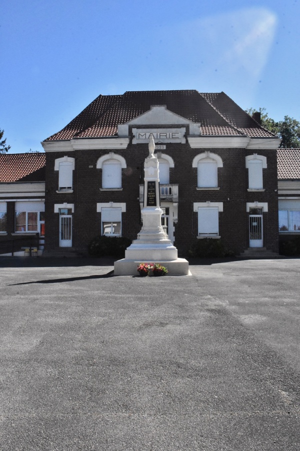 Photo Bernes - le monument aux morts