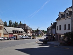 Photo paysage et monuments, Bray-sur-Somme - le village