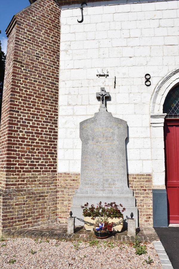 Photo Buigny-Saint-Maclou - le monument aux morts