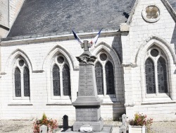 Photo paysage et monuments, Dominois - le monument aux morts