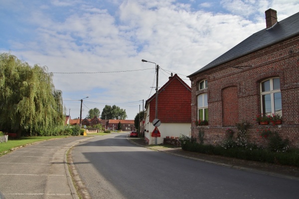Photo Estrées-lès-Crécy - le village