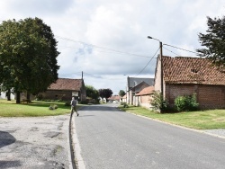 Photo paysage et monuments, Estrées-lès-Crécy - le village
