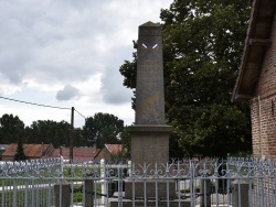 Photo paysage et monuments, Fontaine-sur-Maye - le monument aux morts