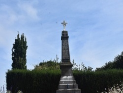 Photo paysage et monuments, Guyencourt-Saulcourt - le monument aux morts