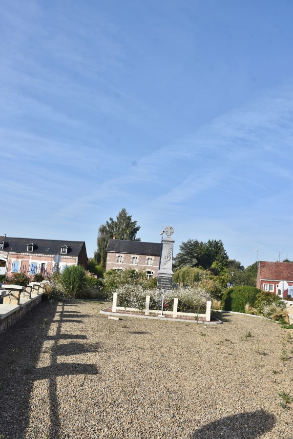 Photo Méaulte - le monument aux morts