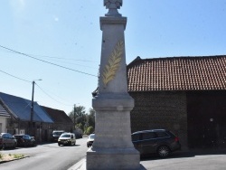 Photo paysage et monuments, Méricourt-sur-Somme - le monument aux morts