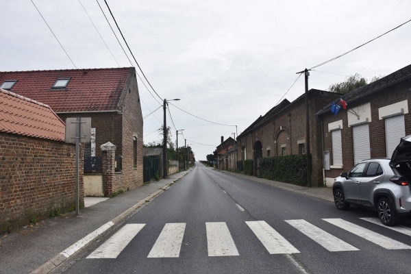 Photo Estrées-Mons - le village