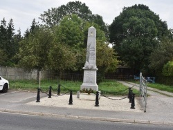 Photo paysage et monuments, Estrées-Mons - le monument aux morts