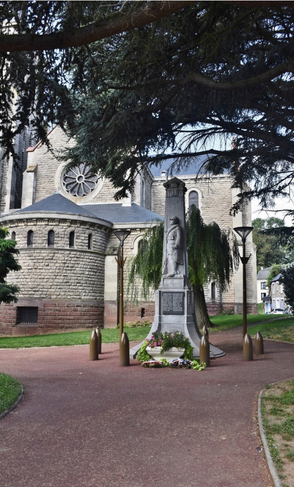 Photo Nesle - le monument aux morts