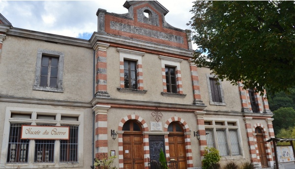 école-Mairie et Musée du Cuivre