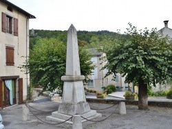 Photo paysage et monuments, Espérausses - Monument aux Morts