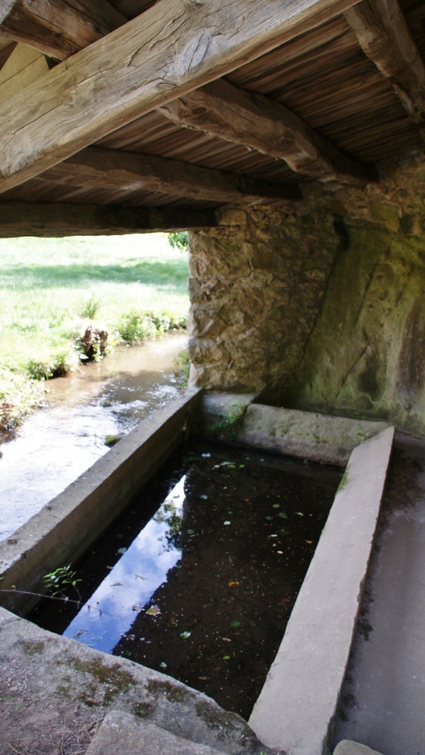 Photo Ferrières - le lavoir