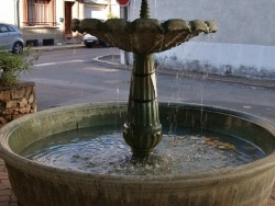 Photo paysage et monuments, Montredon-Labessonnié - Fontaine