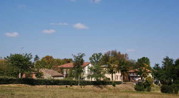 Photo Parisot - Le Village