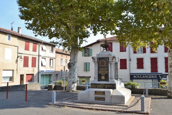 Photo Réalmont - le monument aux morts