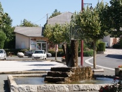 Photo paysage et monuments, Saint-Pierre-de-Trivisy - Fontaine