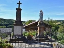 Photo paysage et monuments, Saint-Salvi-de-Carcavès - le monument aux morts