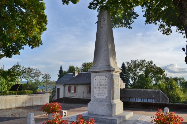 Photo Saint-Salvy-de-la-Balme - Monument aux Morts