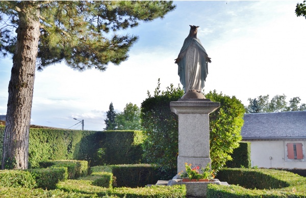 Photo Saint-Salvy-de-la-Balme - Statue