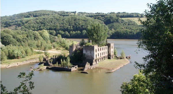 Photo Teillet - Ruines du Château de Granval 17 Em Siècle