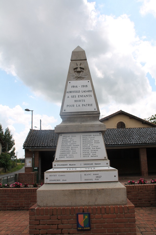 Photo Albefeuille-Lagarde - le monument aux morts