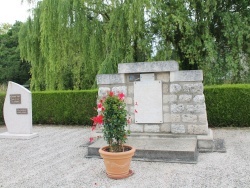 Photo paysage et monuments, Angeville - le monument aux morts