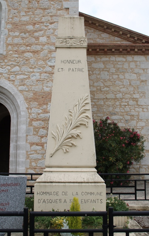 Photo Asques - le monument aux morts