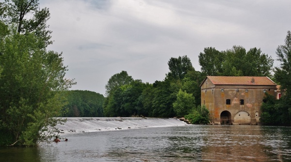 Ancien Moulin sur L'Aveyron