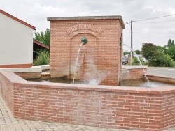 Photo paysage et monuments, Lavit - la fontaine