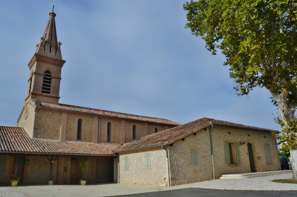 La Mairie et l'église Saint-Lèonard