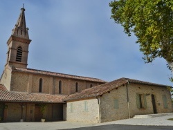 Photo paysage et monuments, Puygaillard-de-Quercy - La Mairie et l'église Saint-Lèonard