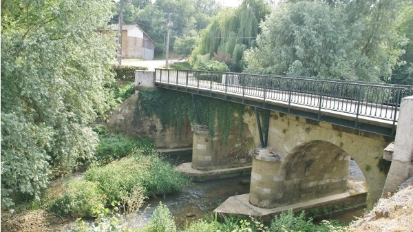 Photo Saint-Loup - le pont