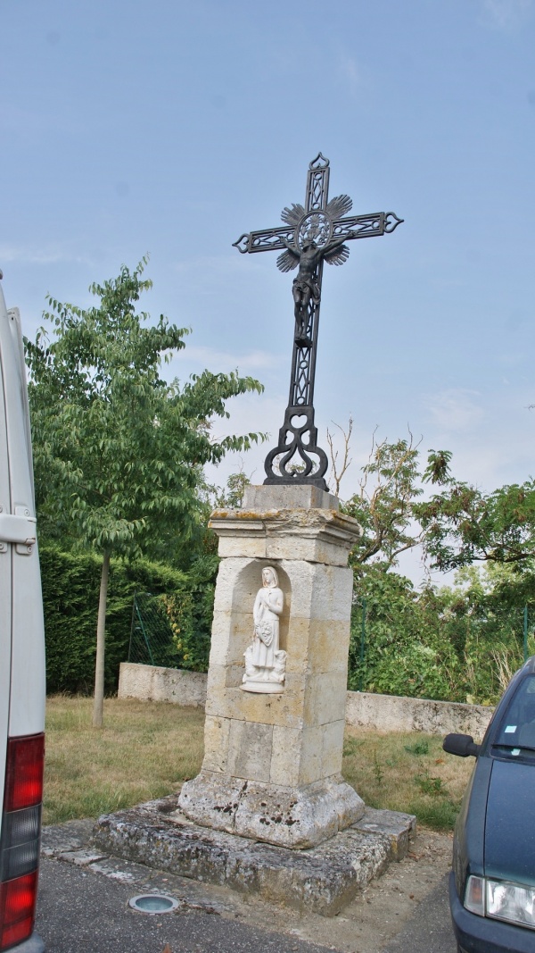 Photo Saint-Loup - la croix
