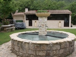 Photo paysage et monuments, Artigues - fontaine