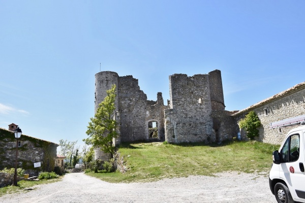 Photo Bargème - le château en ruine