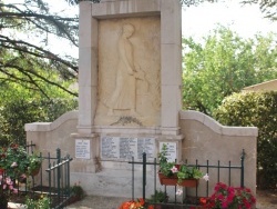 Photo paysage et monuments, Besse-sur-Issole - le monument aux morts