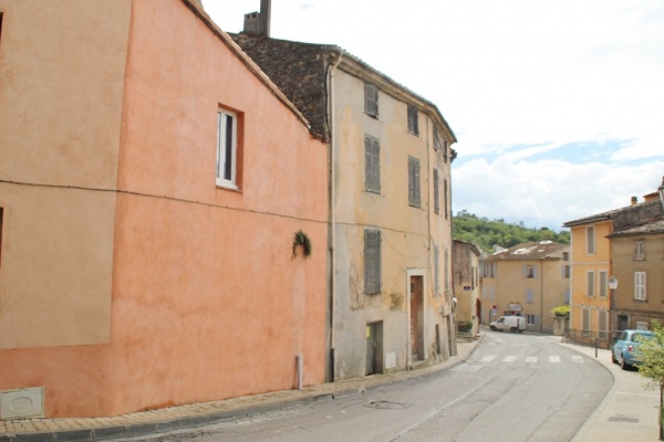 Photo Bras - le village