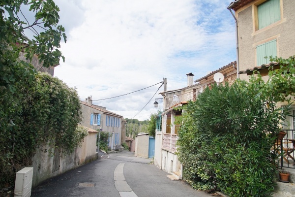 Photo Bras - le village